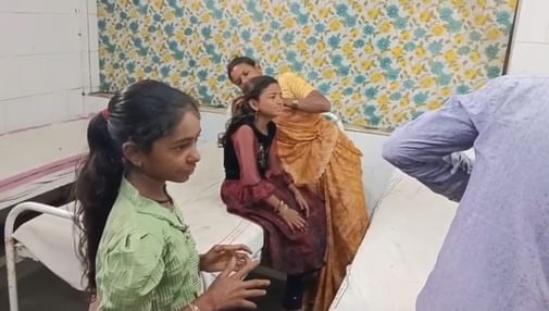 अस्पताल में इलाज कराते बच्चे