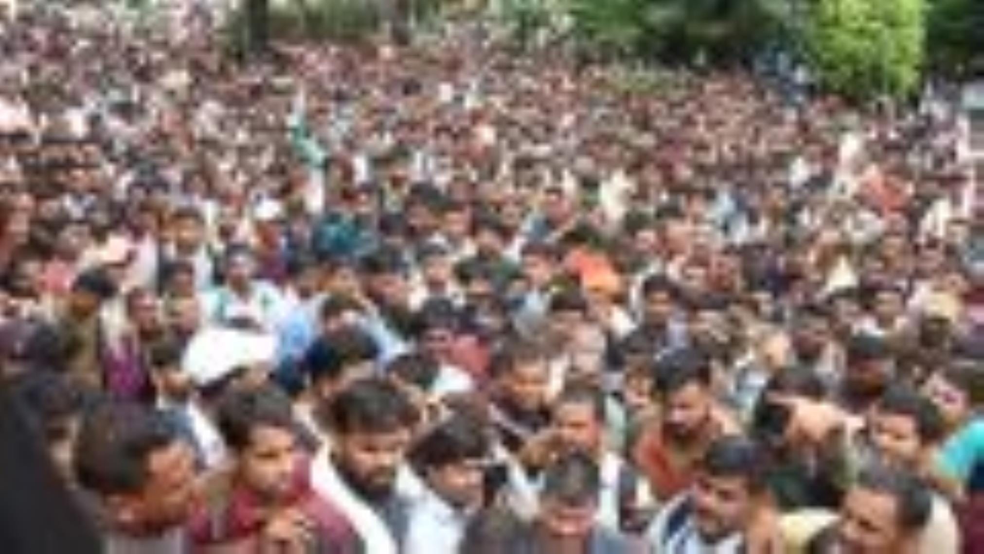 इंदिरा गांधी प्रतिष्ठान में रोजगार महाकुंभ के पहले दिन नौकरी की चाहत में उमड़े युवा। इंदिरा गांधी प्रतिष्ठान में रोजगार महाकुंभ के पहले दिन नौकरी की चाहत में उमड़े युवा।