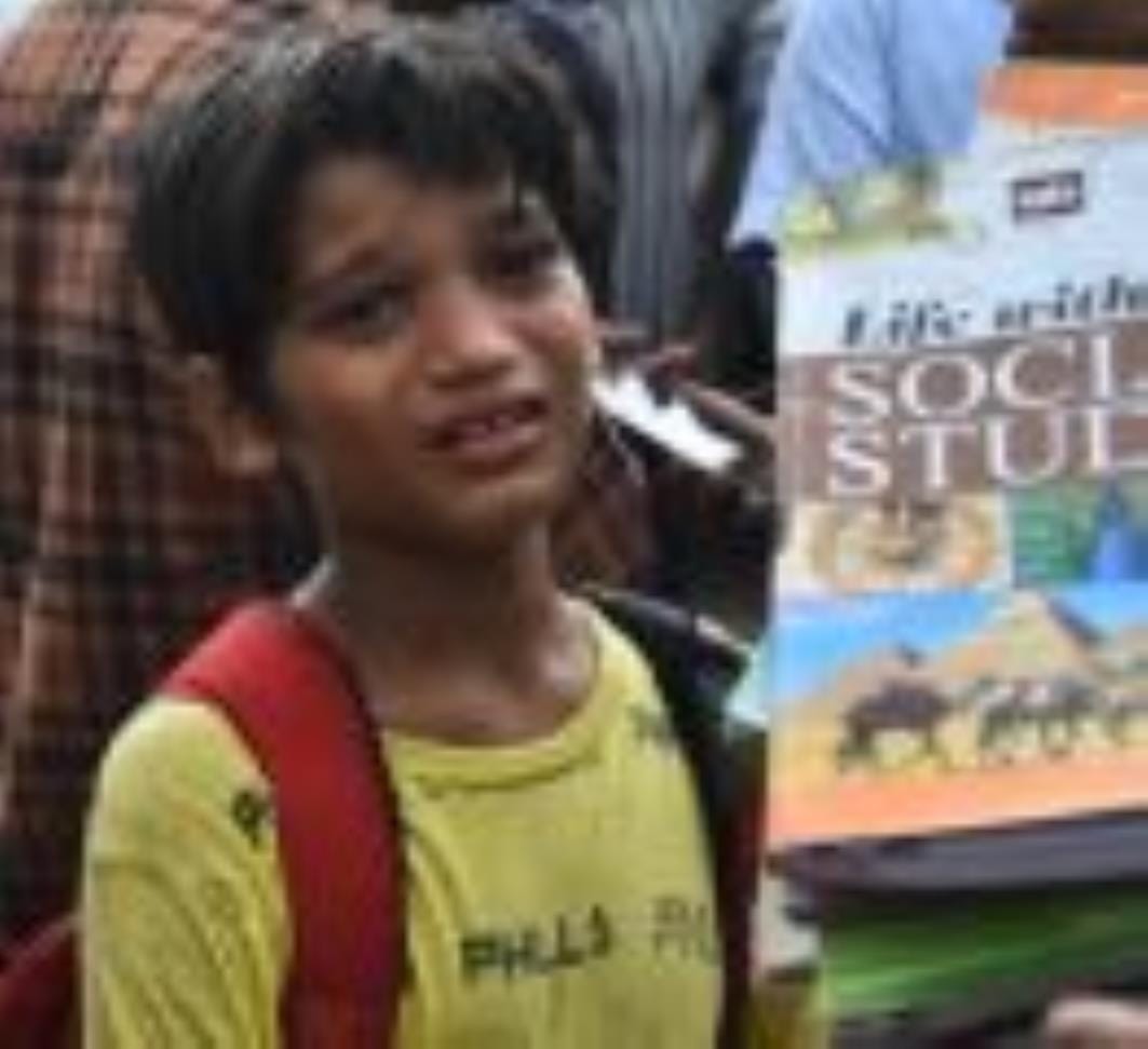 रिफा-ए-क्लब में एलडीए ने कब्जे साफ कराए। कार्रवाई का लोगों ने विरोध भी किया। इस दौरान गृहस्थी उ