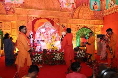 शहर के पंडालों में विराजे गणपति। अमर उजाला शहर के पंडालों में विराजे गणपति। अमर उजाला