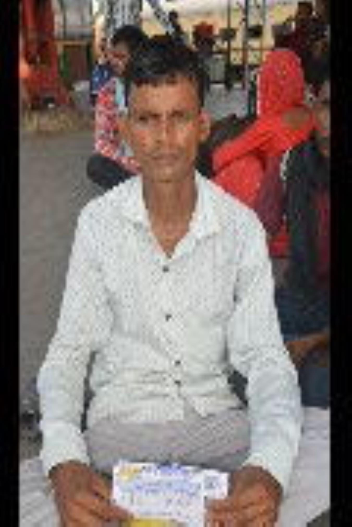 जम्मू की ट्रेन में भीड़ एवं अपनी पीड़ा सुनाते रेल यात्री। जम्मू की ट्रेन में भीड़ एवं अपनी पीड़ा सुनाते रेल यात्री।