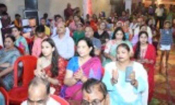 राजधानी में गणेश उत्सव का उल्लास बुधवार से छा गया। विभिन्न पंडालों में मनौती के राजा विराजे। राजधानी में गणेश उत्सव का उल्लास बुधवार से छा गया। विभिन्न पंडालों में मनौती के राजा विराजे।