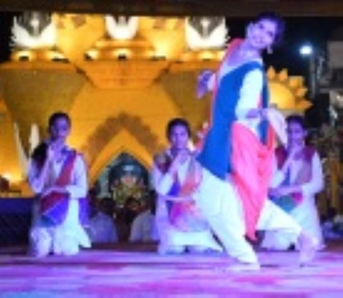 राजधानी में गणेश उत्सव का उल्लास बुधवार से छा गया। विभिन्न पंडालों में मनौती के राजा विराजे। राजधानी में गणेश उत्सव का उल्लास बुधवार से छा गया। विभिन्न पंडालों में मनौती के राजा विराजे।