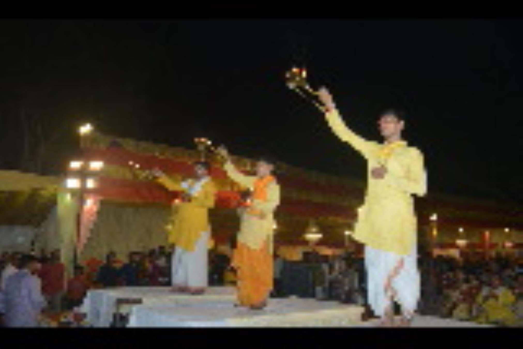 राजधानी में गणेश उत्सव का उल्लास बुधवार से छा गया। विभिन्न पंडालों में मनौती के राजा विराजे। राजधानी में गणेश उत्सव का उल्लास बुधवार से छा गया। विभिन्न पंडालों में मनौती के राजा विराजे।