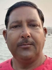 शाहजहांपुर कांट मार्ग पर खड़े छुट्टा गोवंशीय पशु। संवाद शाहजहांपुर कांट मार्ग पर खड़े छुट्टा गोवंशीय पशु। संवाद
