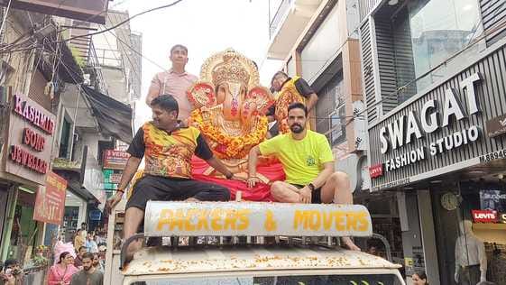 शिव मंदिर हमीरपुर में सजे पंडाल में स्थापित गणपति भगवान की मूर्ति। संवाद