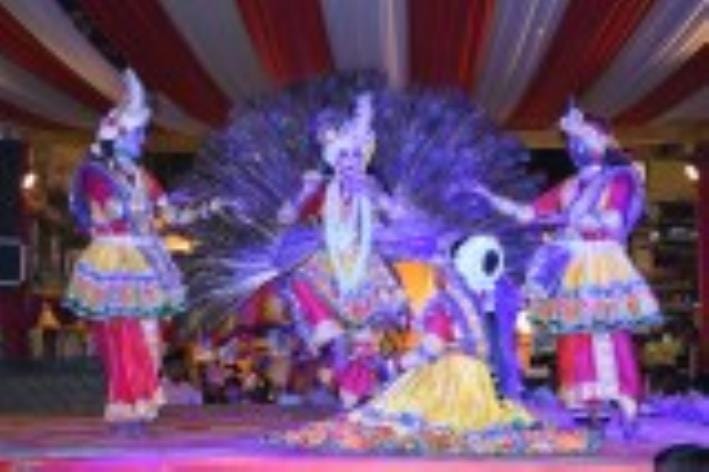 बृहस्पतिवार को शहर के पंडालों में भक्तिभाव और उमंग का अद्भुत संगम देखने को मिला। बृहस्पतिवार को शहर के पंडालों में भक्तिभाव और उमंग का अद्भुत संगम देखने को मिला।