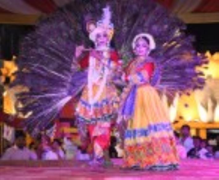 बृहस्पतिवार को शहर के पंडालों में भक्तिभाव और उमंग का अद्भुत संगम देखने को मिला। बृहस्पतिवार को शहर के पंडालों में भक्तिभाव और उमंग का अद्भुत संगम देखने को मिला।