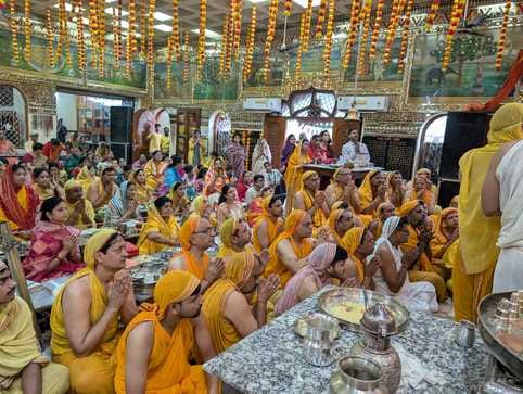 जैन मंदिरों में धूमधाम से मनाया जा रहा दशलक्षण पर्व। स्वयं