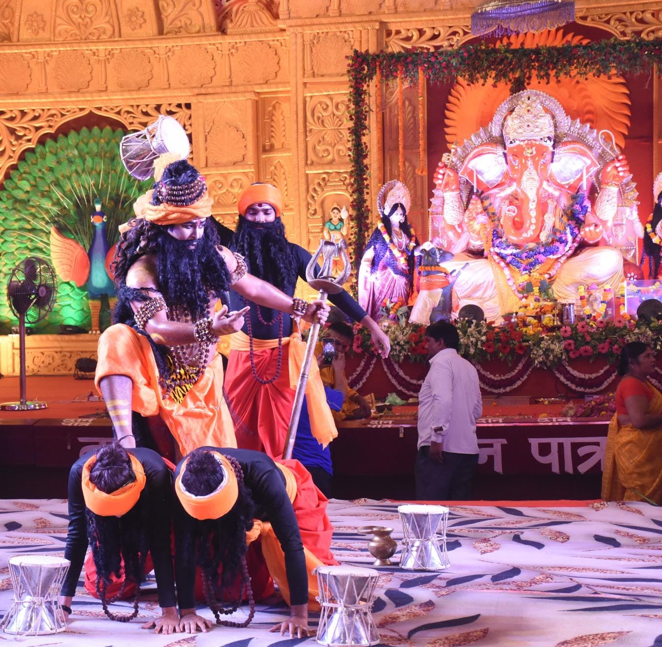 झूलेलाल वाटिका में श्री गणेश प्राकट्य कमेटी की ओर से किए जा रहे इस महोत्सव में रामनगरी के आचार् झूलेलाल वाटिका में श्री गणेश प्राकट्य कमेटी की ओर से किए जा रहे इस महोत्सव में रामनगरी के आचार्
