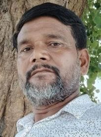 कादरचौक क्षेत्र फस्सू नगला के पास तालाब में तब्दील सड़क। संवाद कादरचौक क्षेत्र फस्सू नगला के पास तालाब में तब्दील सड़क। संवाद