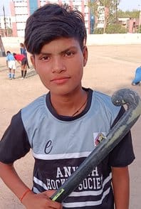 राजकीय इंटर कॉलेज मैदान में हॉकी का अभ्यास करते खिलाड़ी। संवाद राजकीय इंटर कॉलेज मैदान में हॉकी का अभ्यास करते खिलाड़ी। संवाद