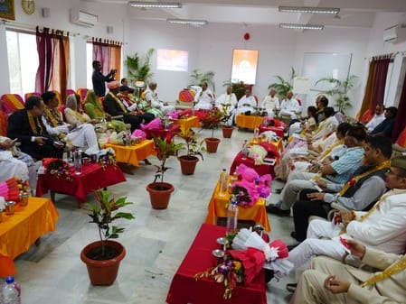 सिरोही। ब्रह्माकुमारी संस्थान में रॉयल फैमिली स्प्रीचुअल रिट्रीट के  दूसरे दिन विभिन्न कार्यक्र