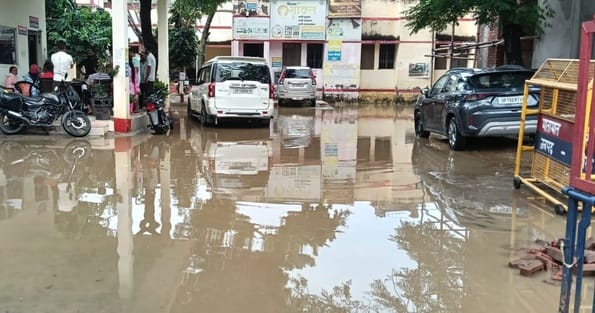 चौधरी चरण सिंह यूनिवर्सटी में हुआ जल भराव