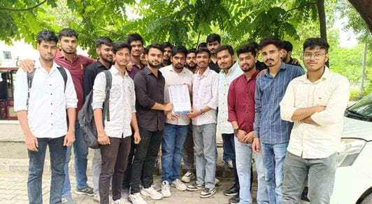 फोटो 23: सोनीपत के दीनबंधु छोटूराम विश्वविद्यालय विज्ञान एवं प्रौद्योगिकी मुरथल में बैठक के उपर
