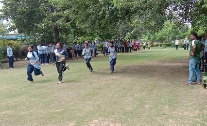 -फोटो 51 : गोला फेंक प्रतियोगिता में भाग लेता खिलाड़ी। स्रोत आईटीआई -फोटो 51 : गोला फेंक प्रतियोगिता में भाग लेता खिलाड़ी। स्रोत आईटीआई