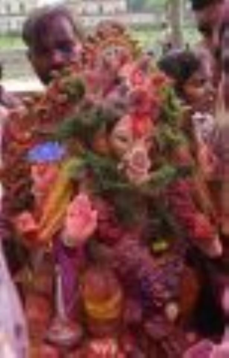 झूलेलालघाट, कुड़ियाघाट और खाटू श्याम मंदिर घाट पर सुबह से ही विसर्जन शुरू हो गया जो शाम तक जारी