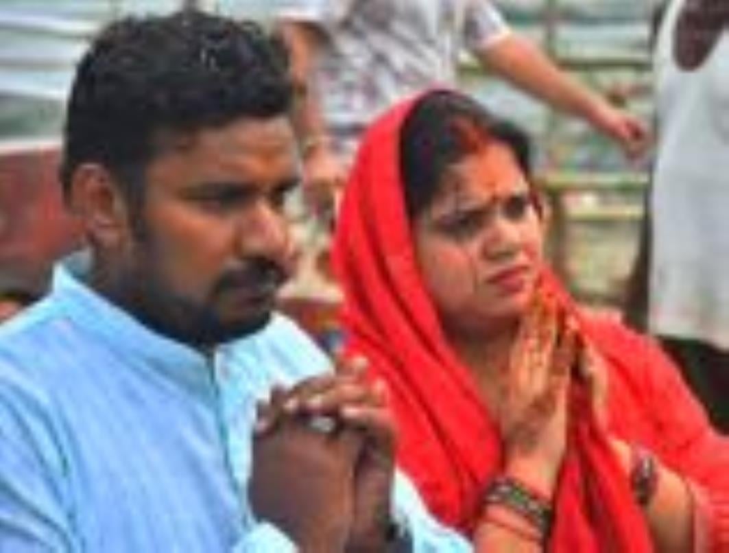 झूलेलालघाट, कुड़ियाघाट और खाटू श्याम मंदिर घाट पर सुबह से ही विसर्जन शुरू हो गया जो शाम तक जारी