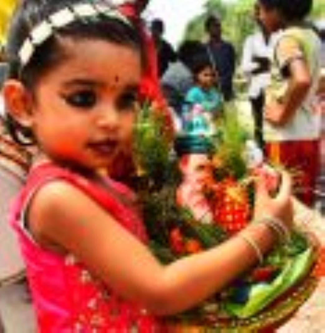 झूलेलालघाट, कुड़ियाघाट और खाटू श्याम मंदिर घाट पर सुबह से ही विसर्जन शुरू हो गया जो शाम तक जारी