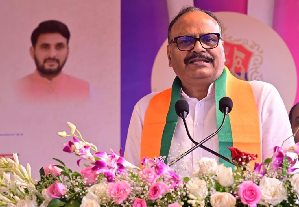 लोकार्पण कार्यक्रम में डिप्टी सीएम ब्रजेश पाठक, सांसद सुधांशु त्रिवेदी व अन्य।