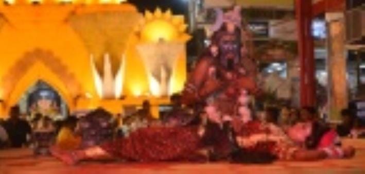 पत्रकारपुरम चौराहे के पास गणेशोत्सव में शुक्रवार को नवदुर्गा नृत्य नाटिका का मंचन किया गया। पत्रकारपुरम चौराहे के पास गणेशोत्सव में शुक्रवार को नवदुर्गा नृत्य नाटिका का मंचन किया गया।