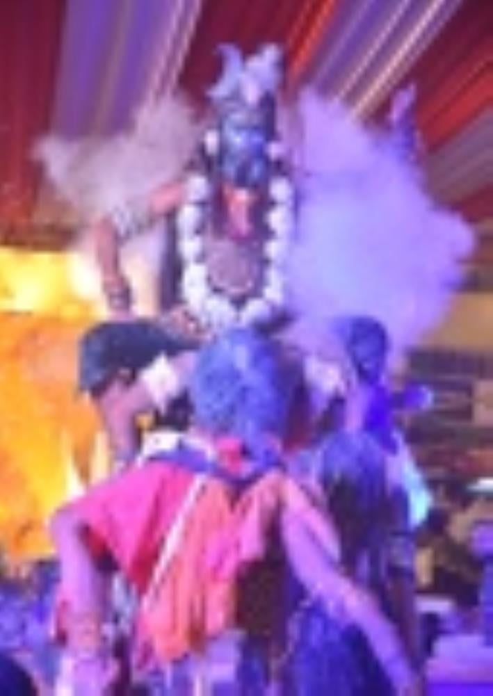 पत्रकारपुरम चौराहे के पास गणेशोत्सव में शुक्रवार को नवदुर्गा नृत्य नाटिका का मंचन किया गया। पत्रकारपुरम चौराहे के पास गणेशोत्सव में शुक्रवार को नवदुर्गा नृत्य नाटिका का मंचन किया गया।