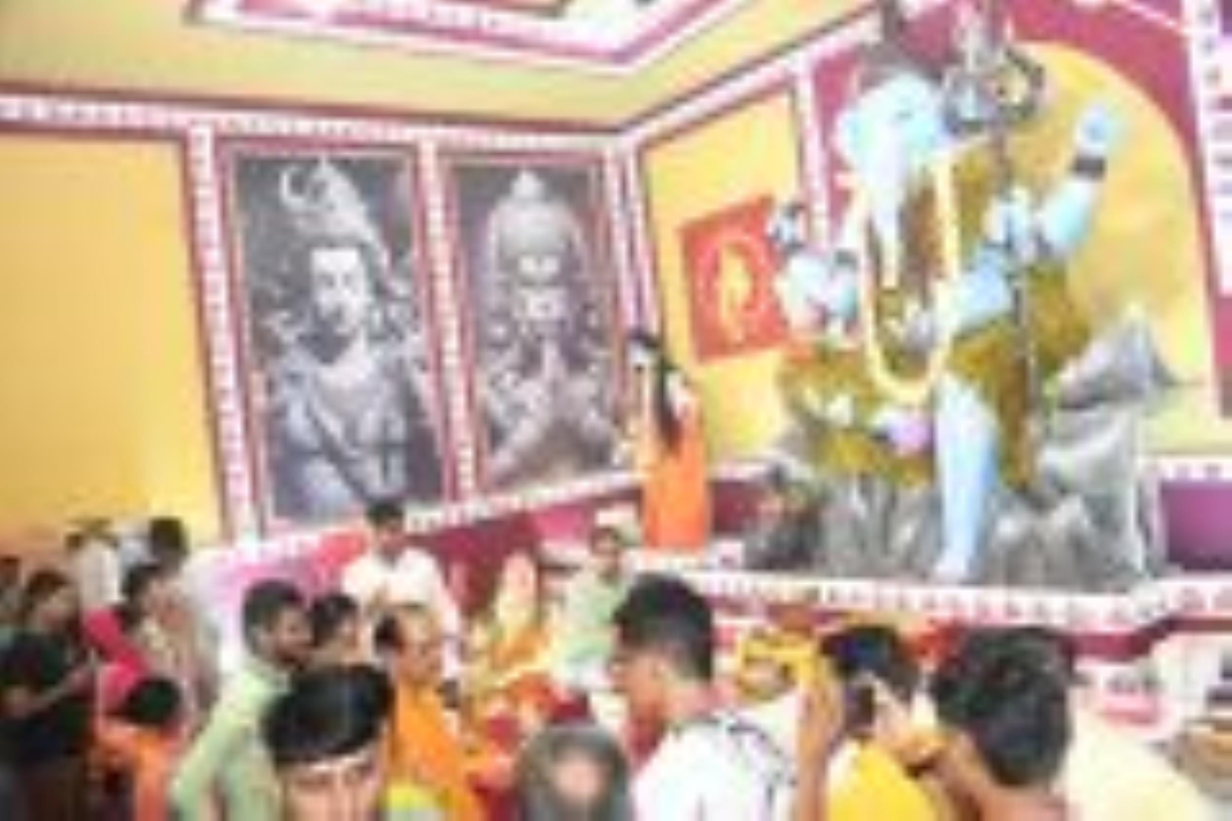 शुक्रवार को गणपति के विधि-विधान से पूजन और आरती के साथ ही शाम को सांस्कृतिक कार्यक्रमों का आयोज शुक्रवार को गणपति के विधि-विधान से पूजन और आरती के साथ ही शाम को सांस्कृतिक कार्यक्रमों का आयोज