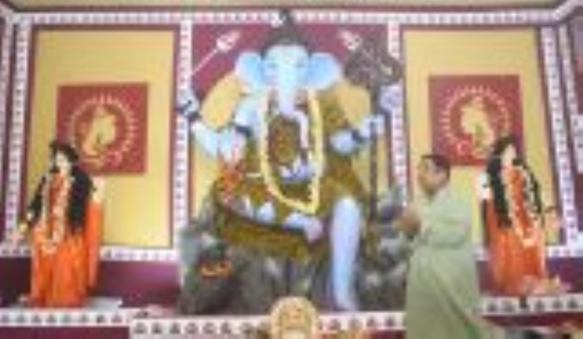 शुक्रवार को गणपति के विधि-विधान से पूजन और आरती के साथ ही शाम को सांस्कृतिक कार्यक्रमों का आयोज शुक्रवार को गणपति के विधि-विधान से पूजन और आरती के साथ ही शाम को सांस्कृतिक कार्यक्रमों का आयोज