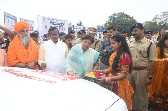 ऐसे हुई शुरुआत