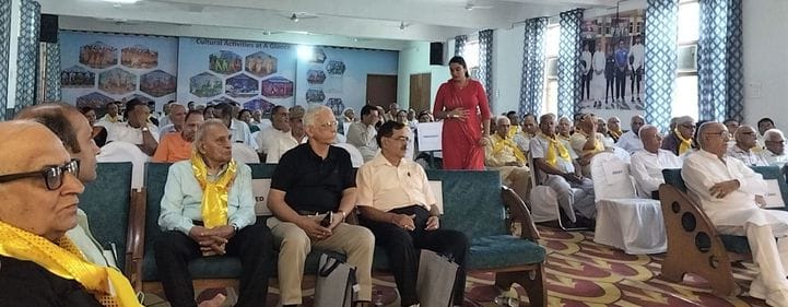 31जेएनडी19: कार्यक्रम के दौरान मुख्यातिथि के स्वागत में सांस्कृतिक कार्यक्रम की प्रस्तुति देती 31जेएनडी19: कार्यक्रम के दौरान मुख्यातिथि के स्वागत में सांस्कृतिक कार्यक्रम की प्रस्तुति देती