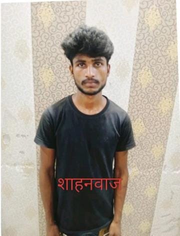 बरामद ऑक्सीटोसिन की जांच करती एसटीएफ की टीम व गिरफ्तार किए गए आरोपी। बरामद ऑक्सीटोसिन की जांच करती एसटीएफ की टीम व गिरफ्तार किए गए आरोपी।