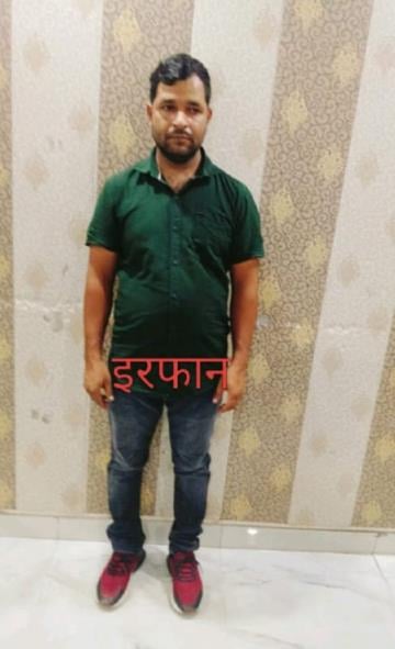 बरामद ऑक्सीटोसिन की जांच करती एसटीएफ की टीम व गिरफ्तार किए गए आरोपी। बरामद ऑक्सीटोसिन की जांच करती एसटीएफ की टीम व गिरफ्तार किए गए आरोपी।