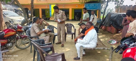 बिसौली के फतेहपुर गांव में व्यक्ति की माैत पर बिलखते परिवारी जन। संवाद बिसौली के फतेहपुर गांव में व्यक्ति की माैत पर बिलखते परिवारी जन। संवाद