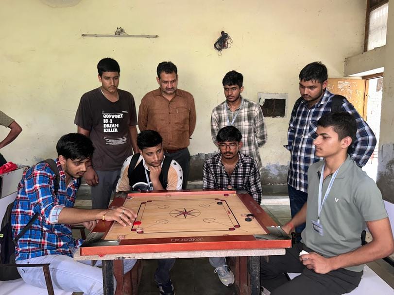 पंडित नेकीराम शर्मा राजकीय महाविद्यालय में शतरंज प्रतियोगिता में भाग लेते साहिल व लक्षित। संवा पंडित नेकीराम शर्मा राजकीय महाविद्यालय में शतरंज प्रतियोगिता में भाग लेते साहिल व लक्षित। संवा