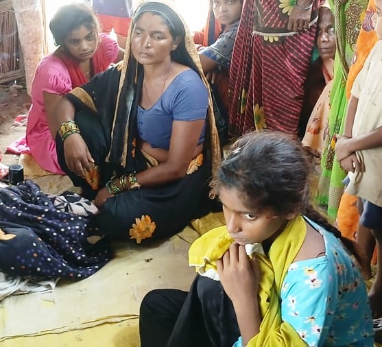 पलिया के फरसहिया गांव निवासी मृतक करन का फाइल फोटो। पलिया के फरसहिया गांव निवासी मृतक करन का फाइल फोटो।