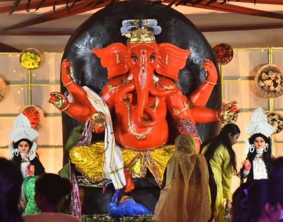 शनिवार को विभिन्न पंडालों में गणपति की विधि-विधान से पूजा, आरती और सांस्कृतिक कार्यक्रमों का आय शनिवार को विभिन्न पंडालों में गणपति की विधि-विधान से पूजा, आरती और सांस्कृतिक कार्यक्रमों का आय