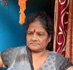 अंबाला छावनी के टांगरी बांध क्षेत्र के विश्वकर्मा नगर में बाढ़ के कारण खराब हुए सोफे। संवाद