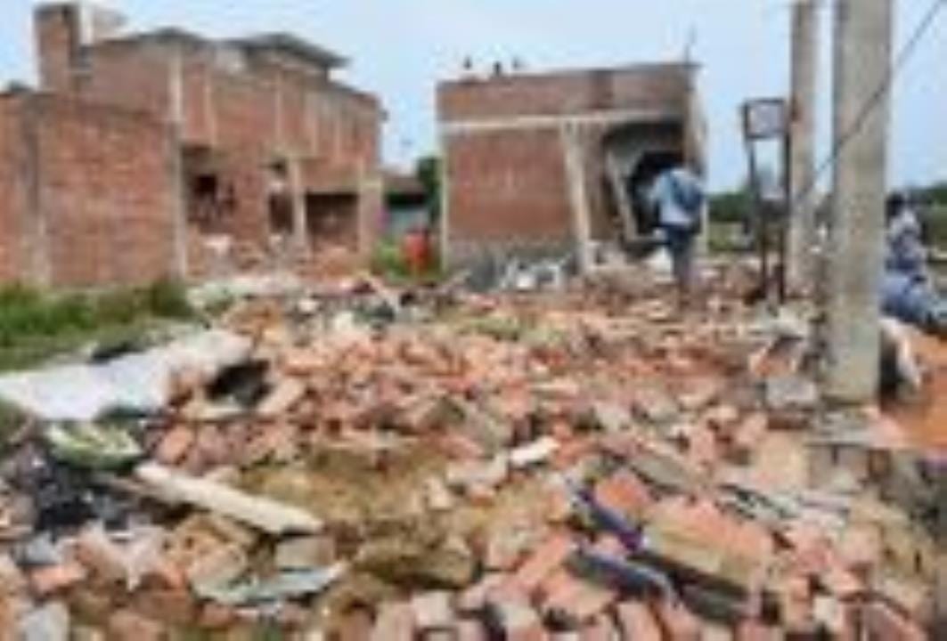 बेहटा में धमाका : दिखा हादसे का खौफनाक मंजर बेहटा में धमाका : दिखा हादसे का खौफनाक मंजर