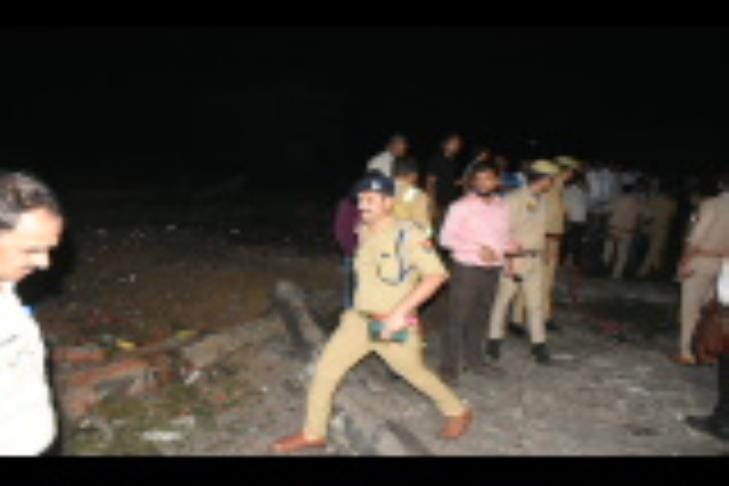 बेहटा में धमाका : दिखा हादसे का खौफनाक मंजर बेहटा में धमाका : दिखा हादसे का खौफनाक मंजर