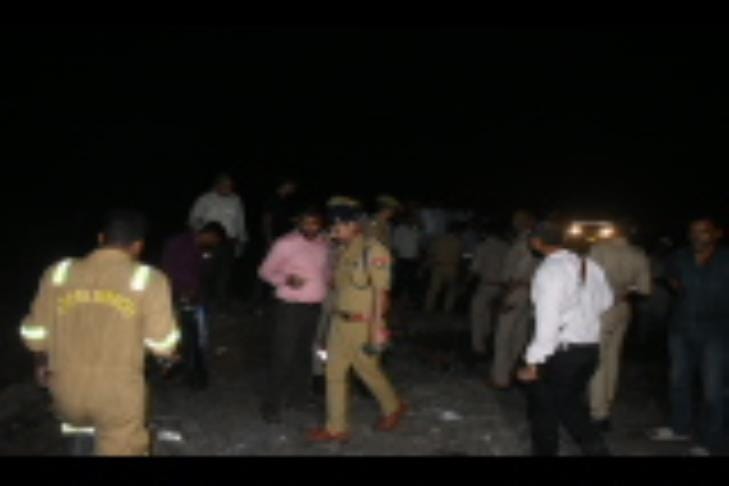 बेहटा में धमाका : दिखा हादसे का खौफनाक मंजर बेहटा में धमाका : दिखा हादसे का खौफनाक मंजर