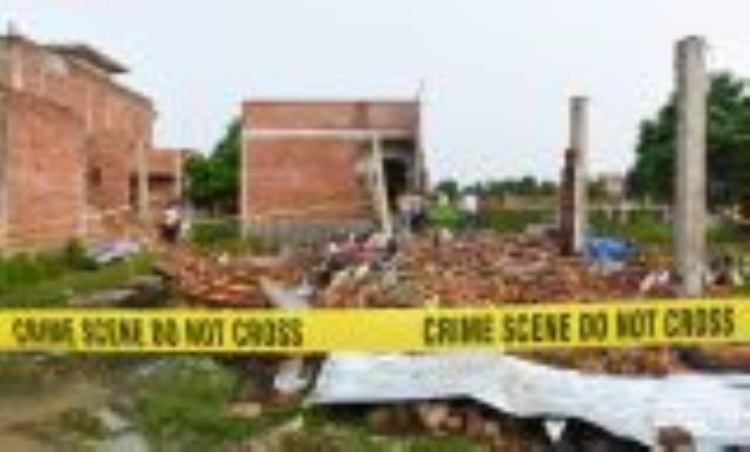 बेहटा में धमाका : दिखा हादसे का खौफनाक मंजर बेहटा में धमाका : दिखा हादसे का खौफनाक मंजर