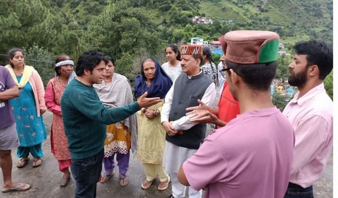 चंबा मे भारी बारिश के चलते बंद पड़ा अलवास-किलाड़ मार्ग।स्रोत जागरूक पाठक चंबा मे भारी बारिश के चलते बंद पड़ा अलवास-किलाड़ मार्ग।स्रोत जागरूक पाठक