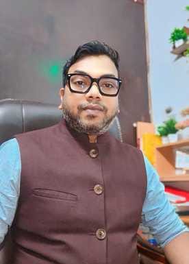 अमर उजाला मां तुझे प्रणाम वीरों को नमन कार्यक्रम में आरिश चुघ को सम्मानित करते मुख्यातिथि एसडी अमर उजाला मां तुझे प्रणाम वीरों को नमन कार्यक्रम में आरिश चुघ को सम्मानित करते मुख्यातिथि एसडी