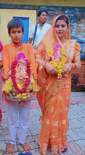 फोटो 01 एचएएमपी= 13 रहुनिया मोहल्ला स्थित गणेश पंडाल में मौजूद भीड़। संवाद फोटो 01 एचएएमपी= 13 रहुनिया मोहल्ला स्थित गणेश पंडाल में मौजूद भीड़। संवाद
