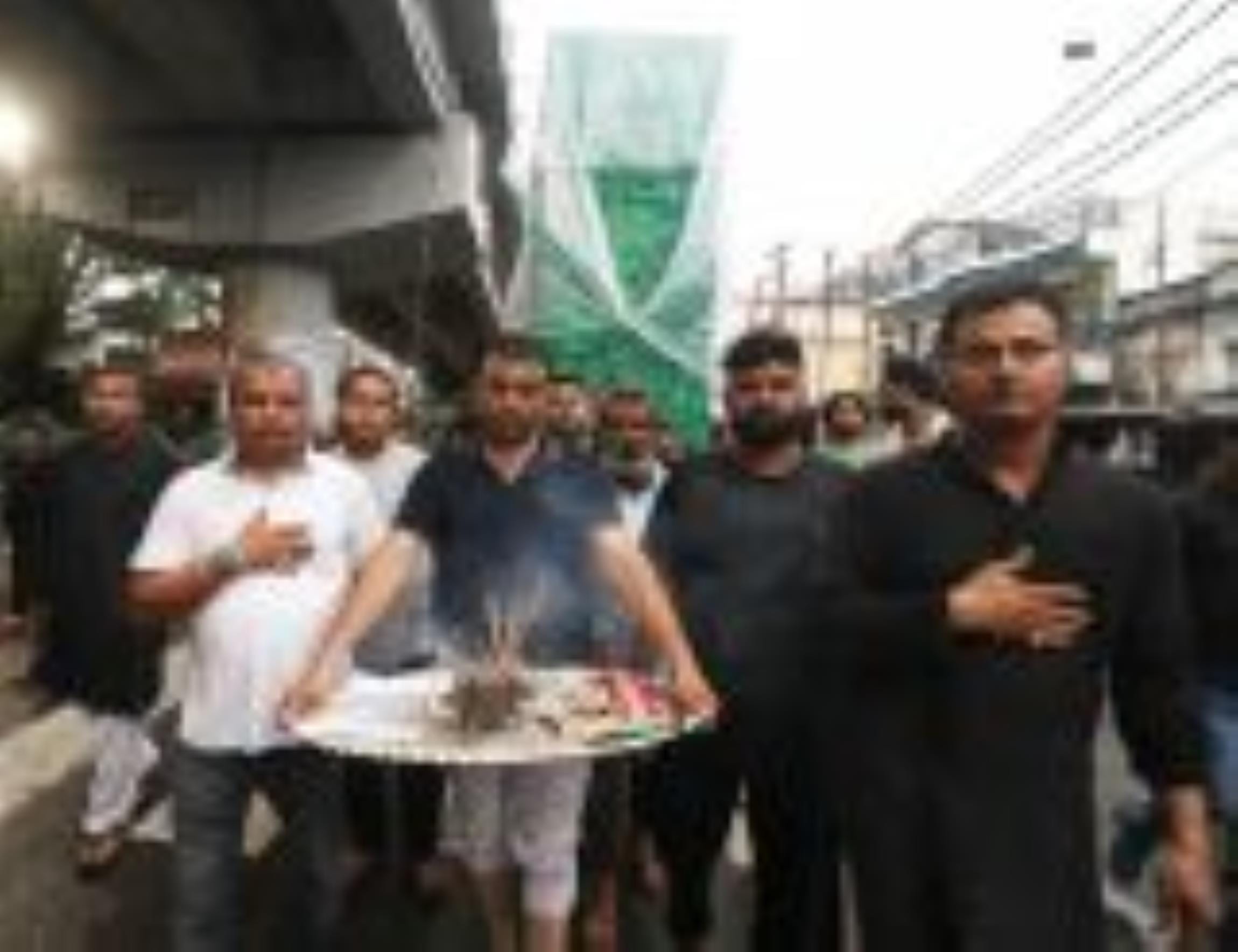 इमामबाड़ा नाजिम साहब से आठ रबीउलअव्वल को निकाला गया चुप ताजिये का जुलूस। -संवाद इमामबाड़ा नाजिम साहब से आठ रबीउलअव्वल को निकाला गया चुप ताजिये का जुलूस। -संवाद