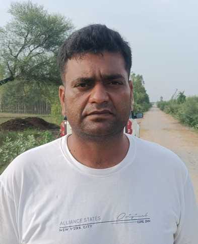 झिंझाना के यमुना मार्ग पर सड़क किनारें हुआ कटान। संवाद झिंझाना के यमुना मार्ग पर सड़क किनारें हुआ कटान। संवाद