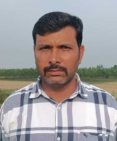 झिंझाना के यमुना मार्ग पर सड़क किनारें हुआ कटान। संवाद झिंझाना के यमुना मार्ग पर सड़क किनारें हुआ कटान। संवाद
