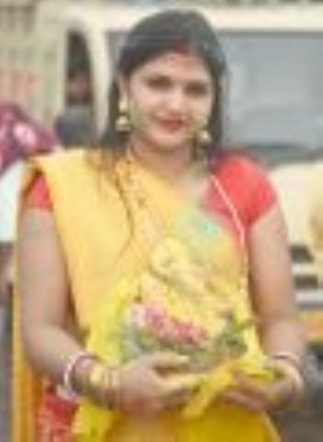 कहीं बप्पा को छप्पन भोग अर्पित किए जा रहे हैं, तो कहीं नगर भ्रमण के दौरान भक्तों पर फूलों की वर कहीं बप्पा को छप्पन भोग अर्पित किए जा रहे हैं, तो कहीं नगर भ्रमण के दौरान भक्तों पर फूलों की वर