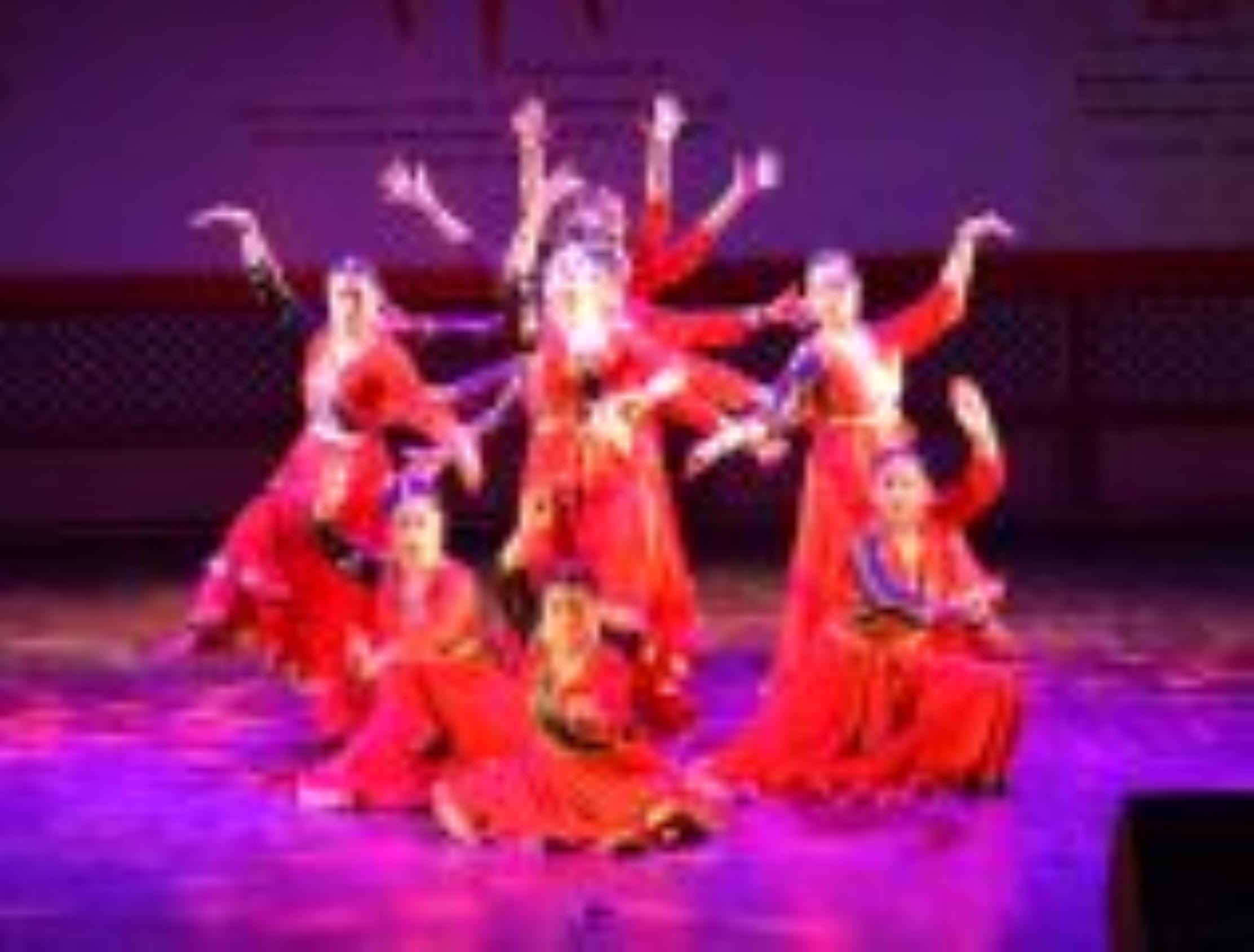 लखनऊ, बनारस और जयपुर घराने के कलाकारों ने प्रस्तुतियों से दर्शकों का दिल जीत लिया। लखनऊ, बनारस और जयपुर घराने के कलाकारों ने प्रस्तुतियों से दर्शकों का दिल जीत लिया।