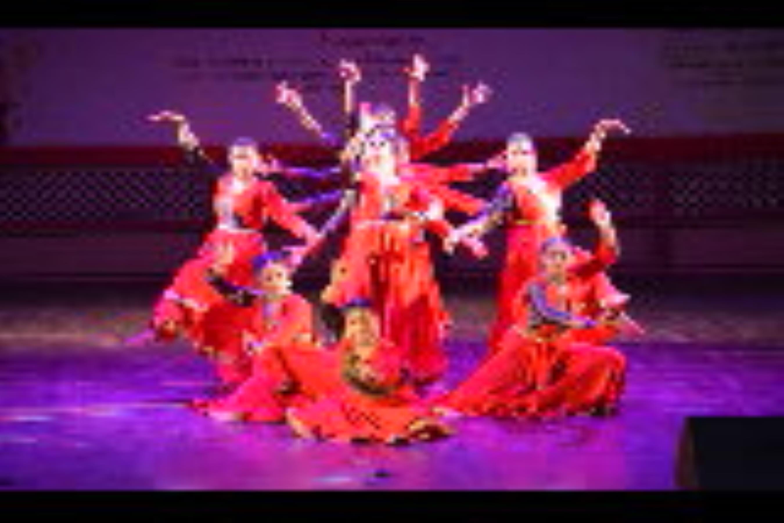 लखनऊ, बनारस और जयपुर घराने के कलाकारों ने प्रस्तुतियों से दर्शकों का दिल जीत लिया। लखनऊ, बनारस और जयपुर घराने के कलाकारों ने प्रस्तुतियों से दर्शकों का दिल जीत लिया।